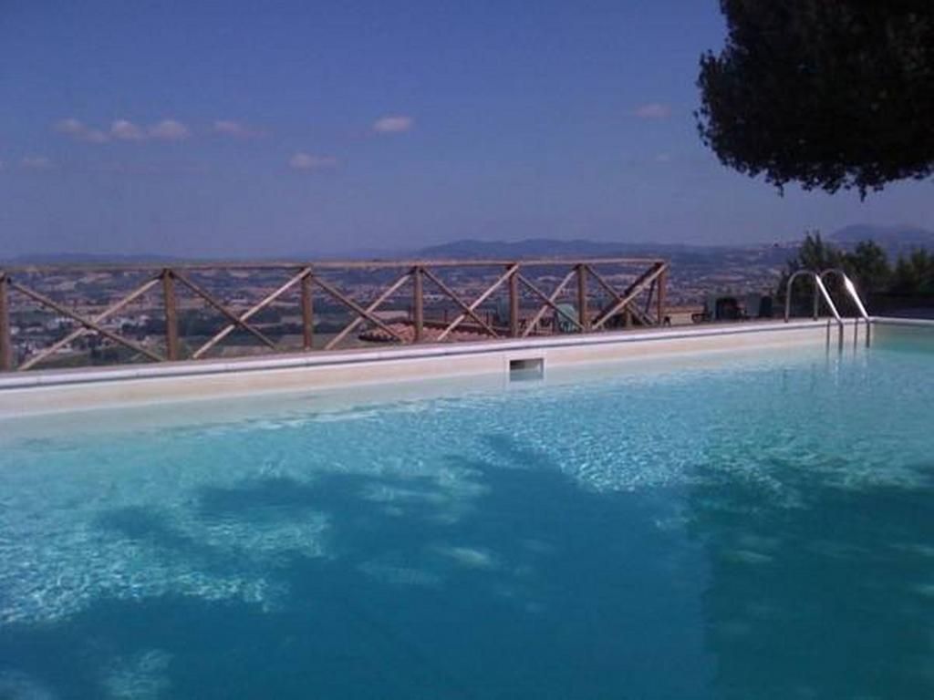 Il Poggio Delle Ginestre Guest House Torgiano Luaran gambar