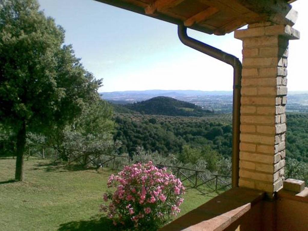 Il Poggio Delle Ginestre Guest House Torgiano Luaran gambar