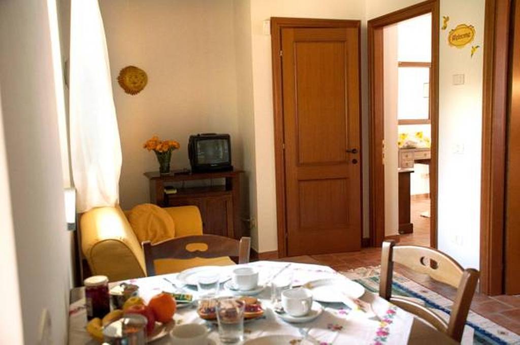 Il Poggio Delle Ginestre Guest House Torgiano Luaran gambar