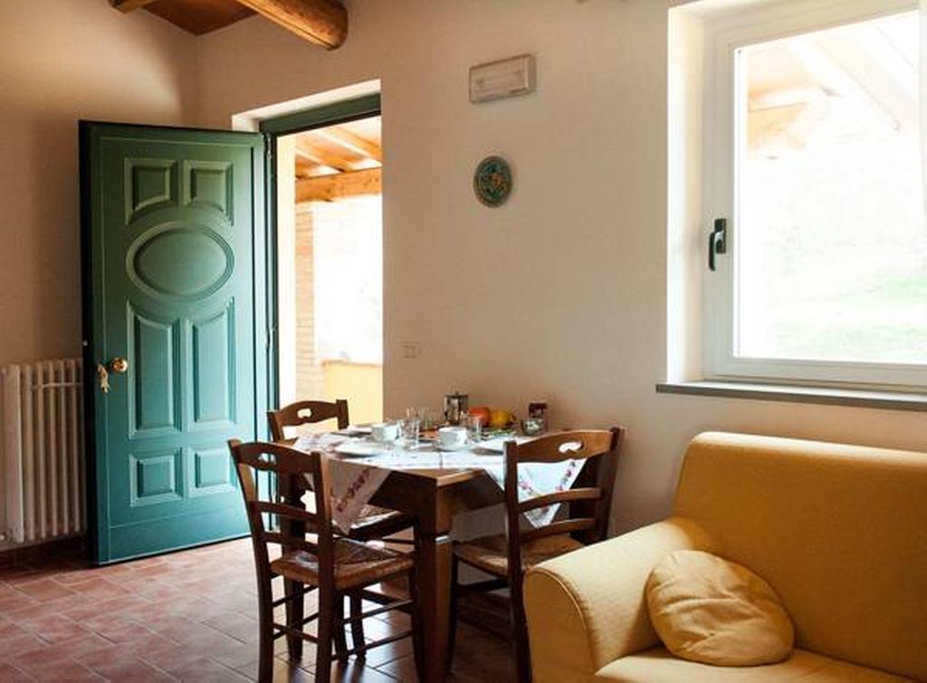 Il Poggio Delle Ginestre Guest House Torgiano Luaran gambar