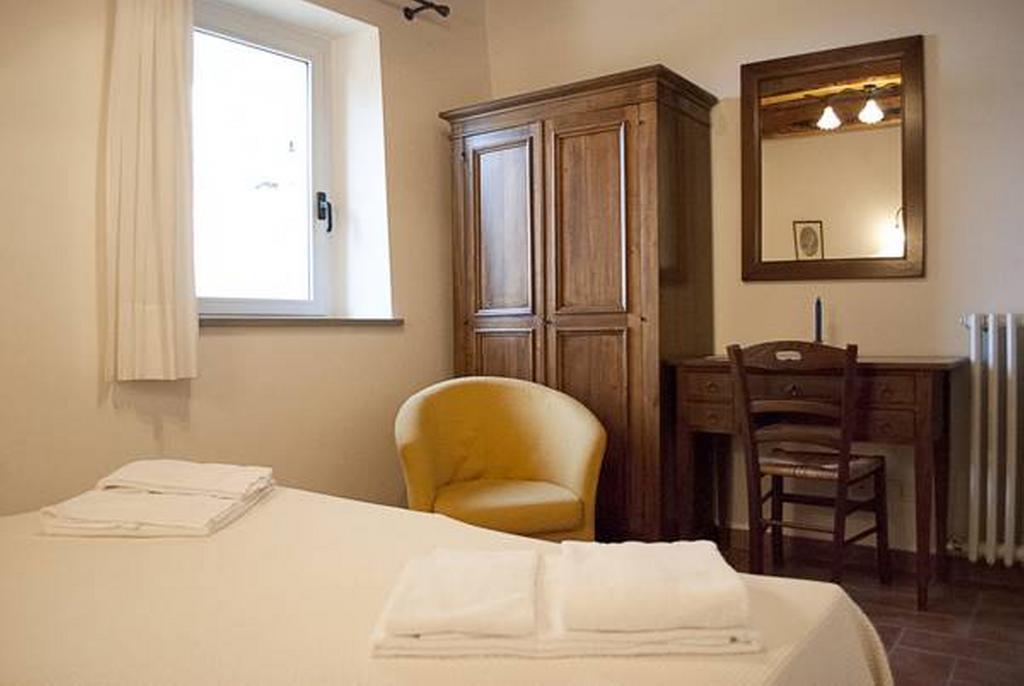 Il Poggio Delle Ginestre Guest House Torgiano Luaran gambar