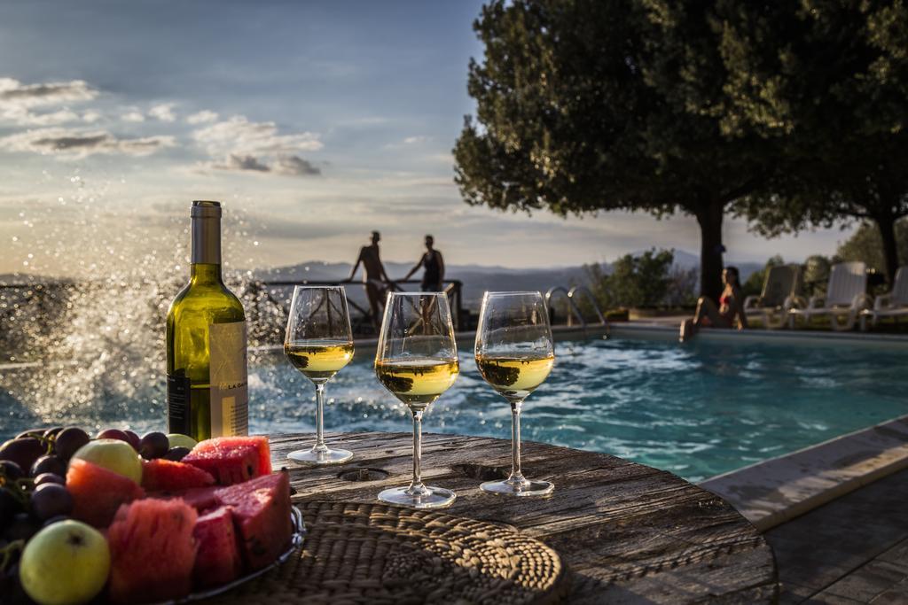 Il Poggio Delle Ginestre Guest House Torgiano Luaran gambar